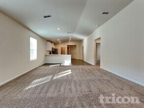 8430 Cape Fox Dr in Jacksonville, FL - Foto de edificio - Building Photo