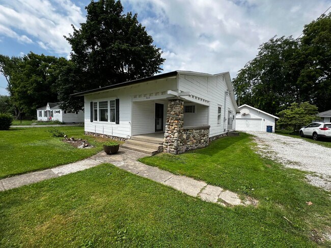 property at 4616 S Harmon St