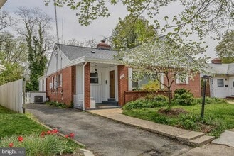 305 S Fenwick St in Arlington, VA - Building Photo - Building Photo