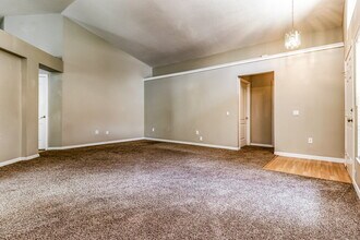 9042 Egret Cove Cir in Riverview, FL - Building Photo - Building Photo