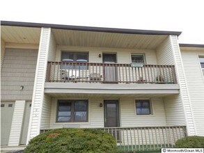 6 Wharfside Dr in Monmouth Beach, NJ - Building Photo - Building Photo