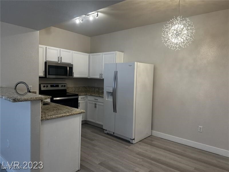 2121 Hussium Hills St in Las Vegas, NV - Building Photo