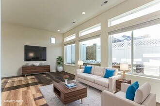 4760 N Tower Dr, Unit B in Denver, CO - Foto de edificio - Building Photo