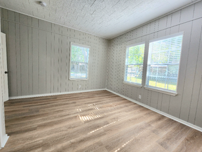 303 W Cedar St in Granger, TX - Building Photo - Building Photo