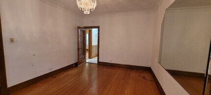 8429 S Marquette Ave in Chicago, IL - Building Photo - Building Photo