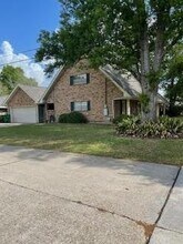 1000 Rural St in River Ridge, LA - Building Photo - Building Photo