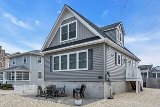 24 Virginia Ave in Lavallette, NJ - Building Photo - Building Photo