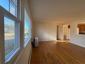 106 Burnell Dr in Yarmouth, ME - Building Photo - Building Photo