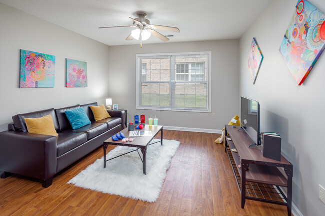 Eagle Village Student Housing in Evansville, IN - Foto de edificio - Interior Photo