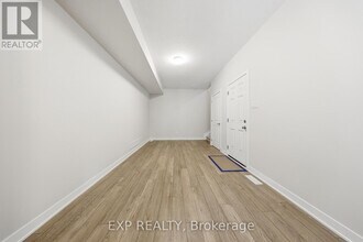 605 Bee Pollen Wy in Ottawa, ON - Building Photo - Building Photo