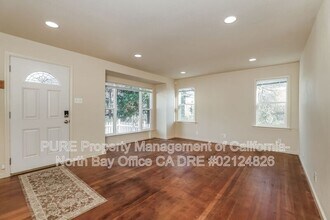 6683 Sebastopol Ave in Sebastopol, CA - Building Photo - Building Photo