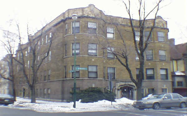 6700 N Newgard Ave in Chicago, IL - Building Photo