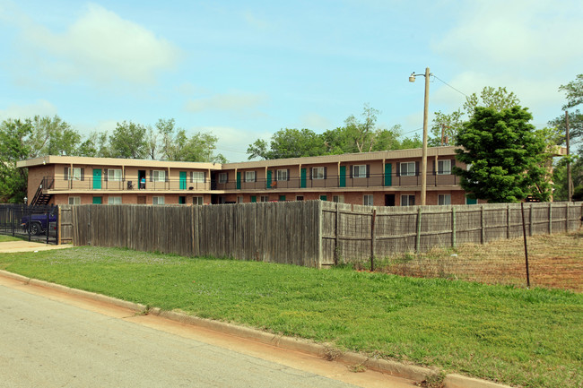 Capital Crossing Apartments in Oklahoma City, OK - Building Photo - Building Photo