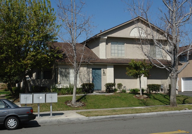 2341 Mt. Humphries Cir in Corona, CA - Building Photo - Building Photo