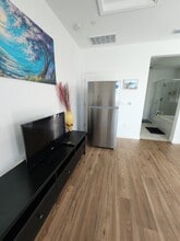 4054 Azul Way in Sacramento, CA - Foto de edificio - Building Photo