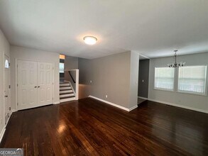 1947 Kenwood Pl SE in Smyrna, GA - Building Photo - Building Photo