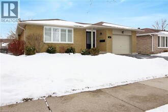 11 Wordsworth Pl in Kitchener, ON - Building Photo - Building Photo