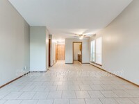 10104 Shadowridge Dr in Oklahoma City, OK - Foto de edificio - Building Photo