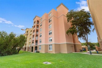 19601 E Country Club Dr, Unit 7203 in Miami, FL - Building Photo - Building Photo