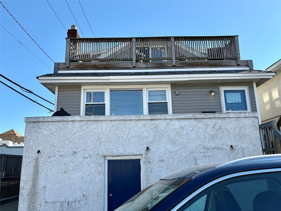 48 Connecticut Ave in Long Beach, NY - Building Photo