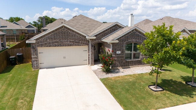 property at 1437 Lakeview Dr