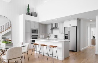 10620 Elm Cir in Saratoga, CA - Building Photo - Building Photo