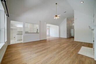 1807 River Trail in Sugar Land, TX - Building Photo - Building Photo