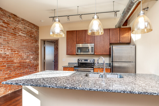 Market Lofts in the Heart of Downtown Dave... in Davenport, IA - Building Photo - Interior Photo