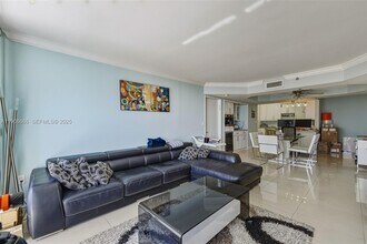 9341 Collins Ave in Surfside, FL - Building Photo - Building Photo