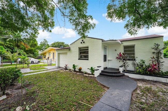 1059 NW 48th St in Miami, FL - Building Photo - Building Photo