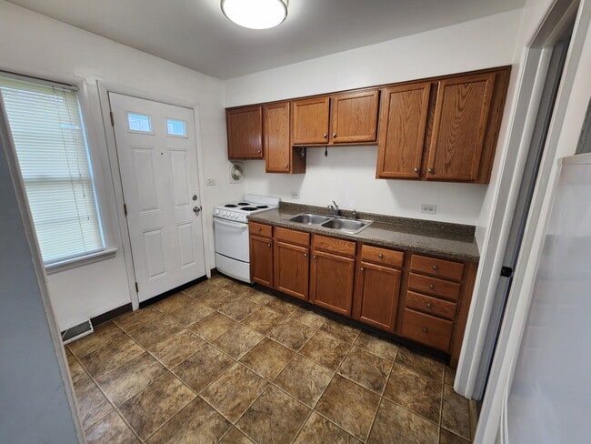 1701 North Ave in Waukegan, IL - Building Photo - Building Photo