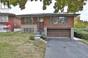 3 Keywell Ct in Toronto, ON - Building Photo