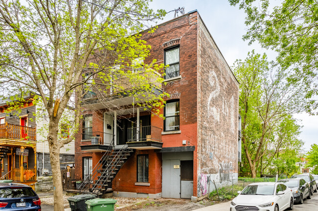 522 Saint-Philippe Rue in Montréal, QC - Building Photo - Building Photo