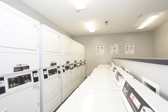Crimson Villas in Pittsburg, KS - Building Photo - Interior Photo