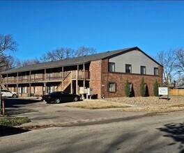 815 S Emporia St, Unit 212 in Wichita, KS - Foto de edificio - Building Photo