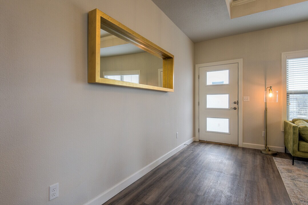 8118 W 143rd Ter in Overland Park, KS - Building Photo