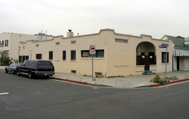 4126 N Figueroa St in Los Angeles, CA - Building Photo - Building Photo