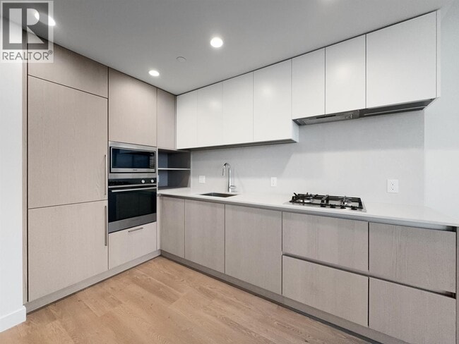 property at 5685 Halley Ave