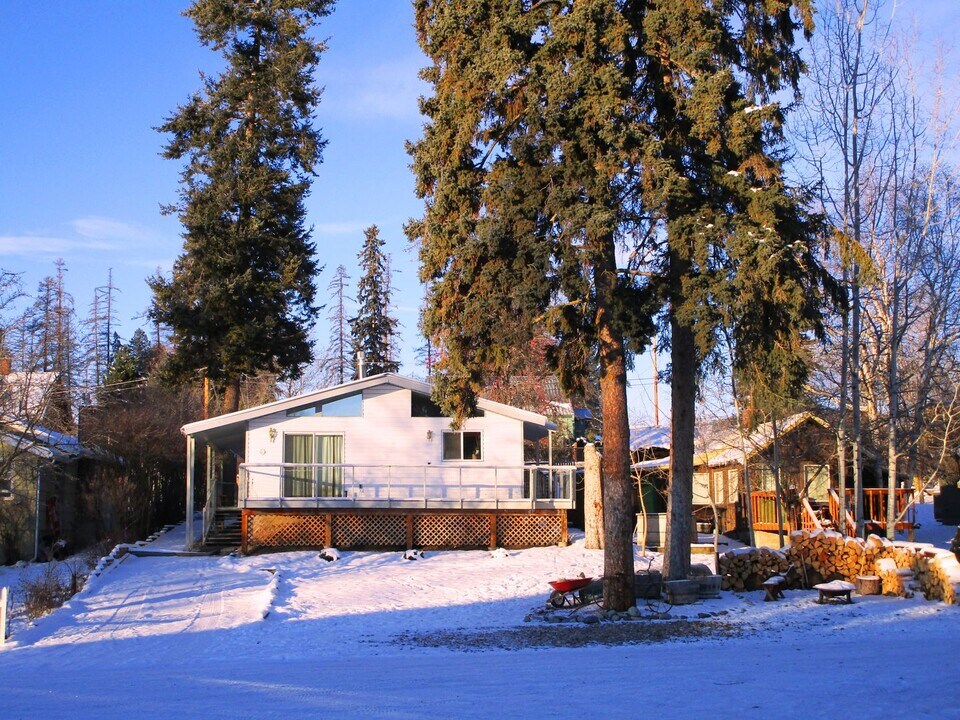 526 Scott Ave in Whitefish, MT - Building Photo