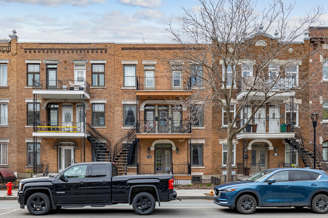 7442-7446 Saint-Denis in Montréal, QC - Building Photo - Building Photo