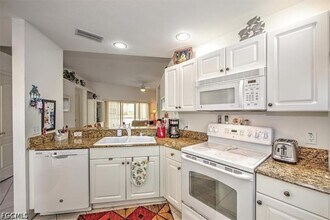 12171 Summergate Cir in Ft. Myers, FL - Building Photo - Building Photo