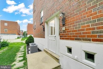 9754 E Roosevelt Blvd in Philadelphia, PA - Building Photo - Building Photo