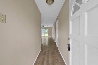 1606 Hazelwood St in Conroe, TX - Building Photo - Building Photo