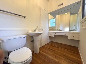 880 University Ave in Palo Alto, CA - Building Photo - Building Photo