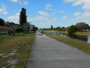 6705 S Parkway Dr in Margate, FL - Building Photo - Building Photo