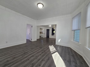 439 W Vine St in Springfield, IL - Building Photo - Building Photo