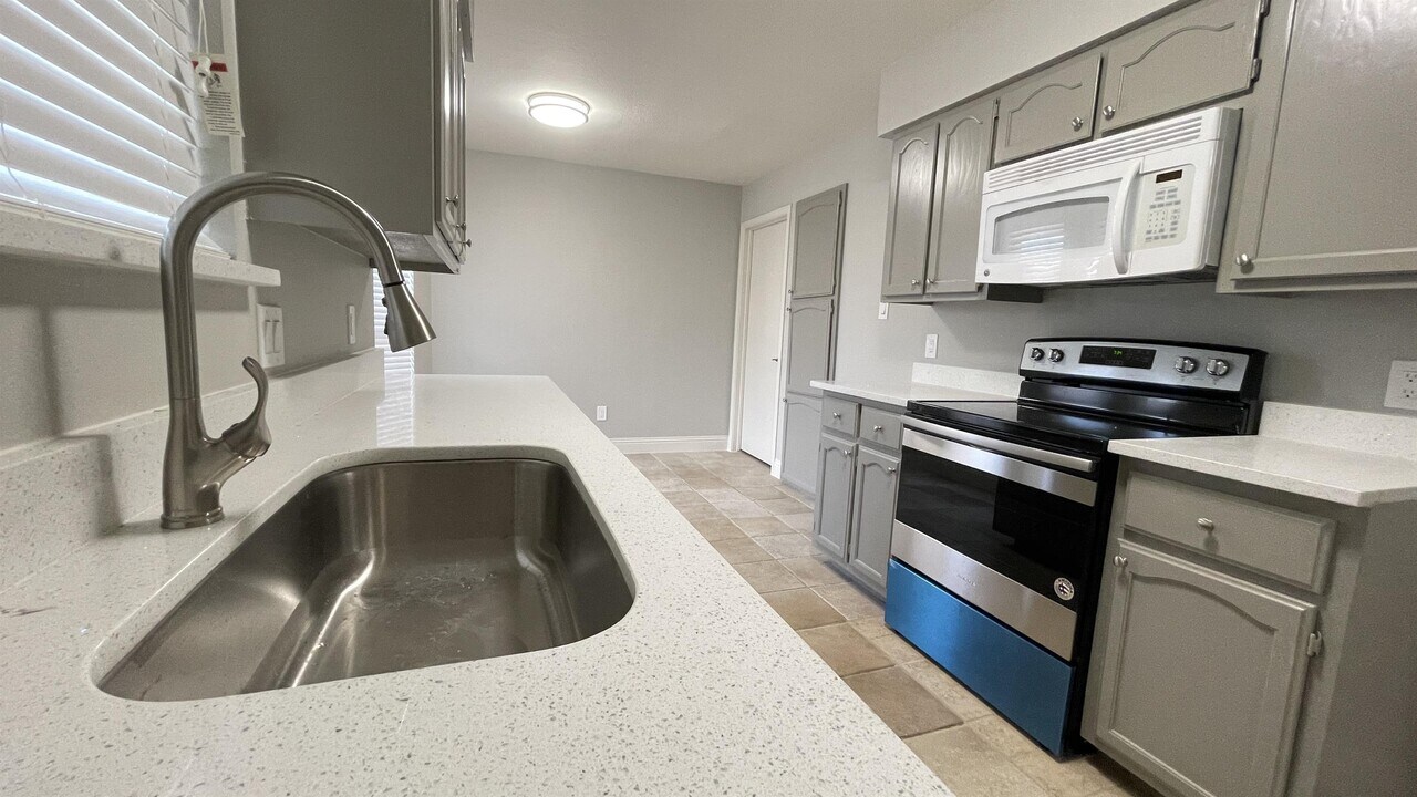 2217 Roman Ct in Arlington, TX - Building Photo