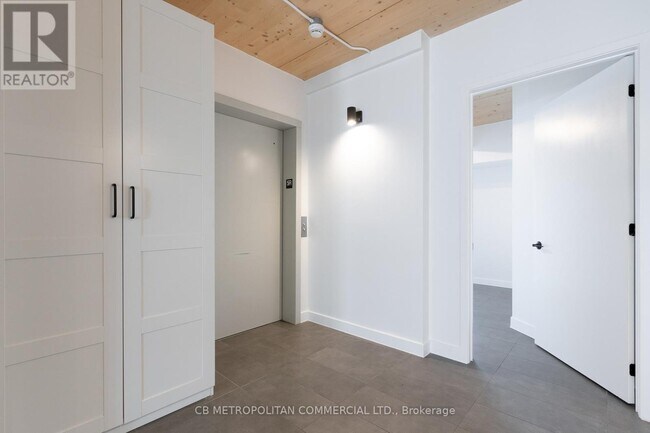 1598-1598 Queen St E in Toronto, ON - Building Photo - Building Photo
