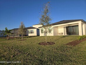 3055 Dampier Dr in Melbourne, FL - Building Photo - Building Photo