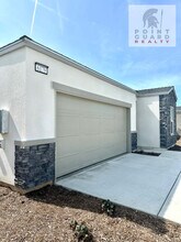 6179 E Giavanna Ave in Fresno, CA - Building Photo - Building Photo